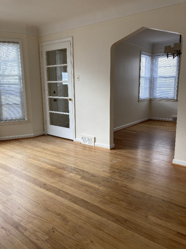 Building Photo - 1509 Chapin Ave