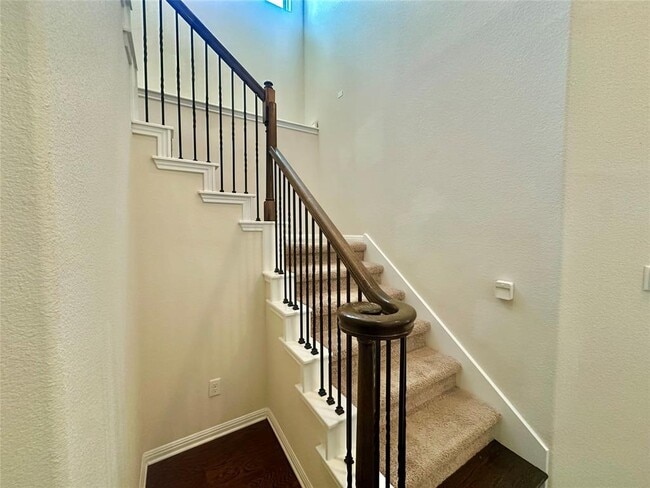 Building Photo - 911 Copper Lake Rd