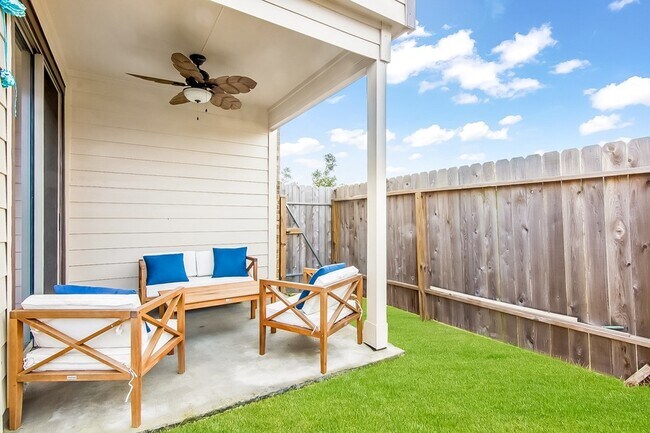 Foto del edificio - 3311 Rainflower Springs Ln
