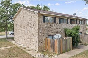 Foto del edificio - 2406 Blanco Dr