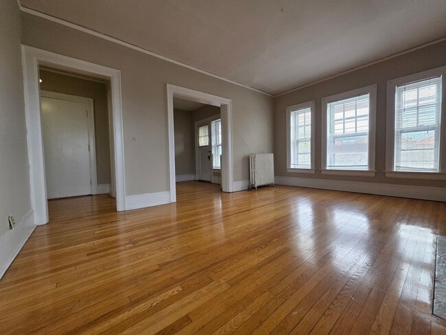 Building Photo - 2549 Lake