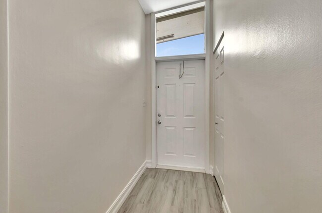 Foto del edificio - 11555 Orange Blossom Ln