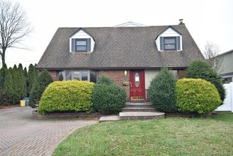 Building Photo - 37 Amby Ave
