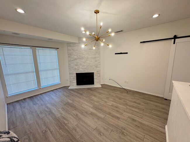 Foto del edificio - 5100 Verde Valley Ln