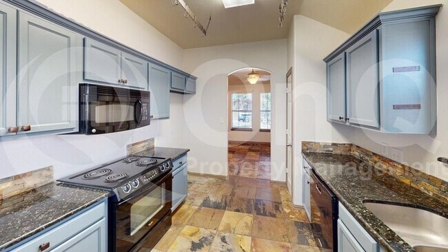 Foto del edificio - 4206 Ridgewood Rd