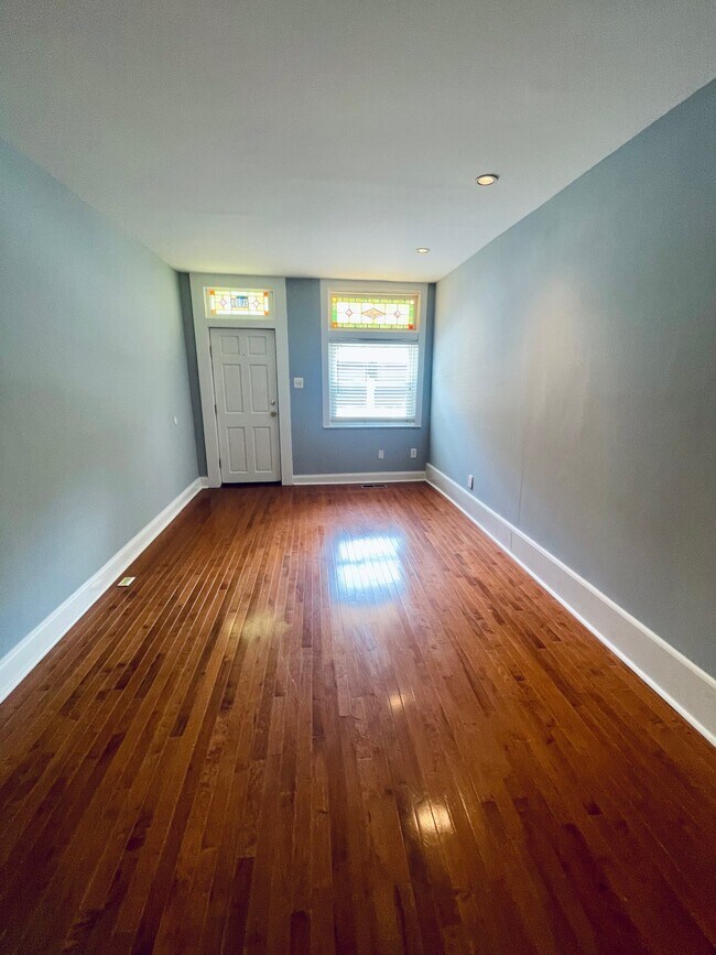 Foto del edificio - 310 S Collington Ave