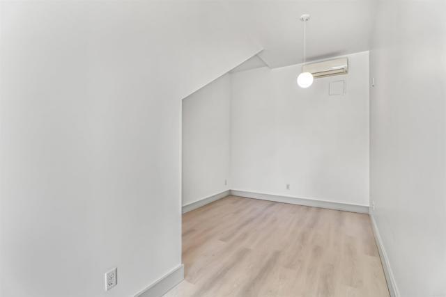 Building Photo - 3077 N Park Way