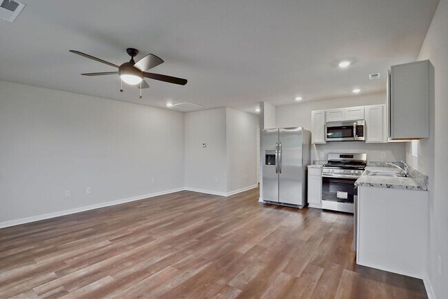 Foto del edificio - 821 Ashford Dr