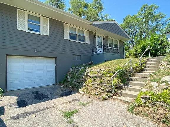 Foto principal - 9407 Binney Street