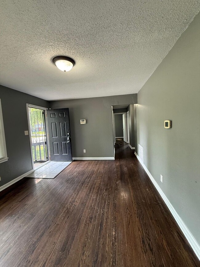 Building Photo - 4 bedroom 1 bathroom spacious property. Beautiful home section 8 ready. If you would like to view...