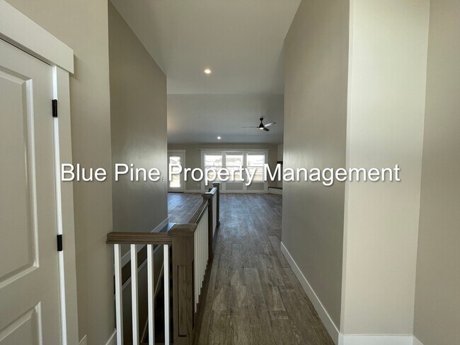 Building Photo - 3811 E 106 N
