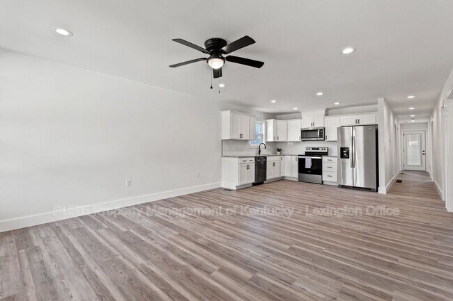 Foto del edificio - 334 Winding Branch Dr