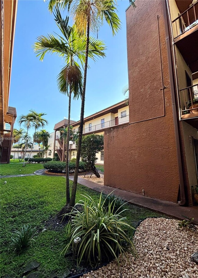 Foto del edificio - 10850 W Flagler St