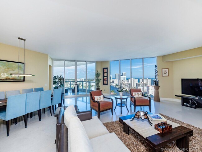 Foto del edificio - 21200 NE 38th Ave