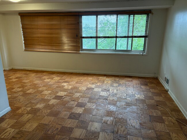 Building Photo - 4410 Oglethorpe St
