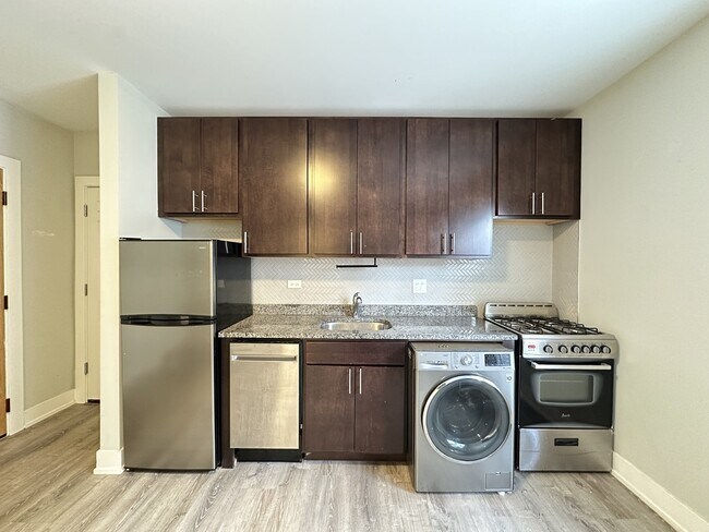 Foto del edificio - 434.5 W Belden Ave