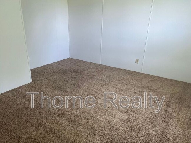 Building Photo - 164 Matts Ln