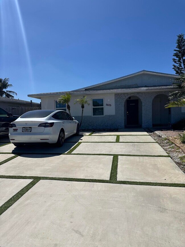 Foto del edificio - 5605 SW 24th Ave
