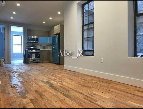 Foto del edificio - 1804 Saint Johns Pl