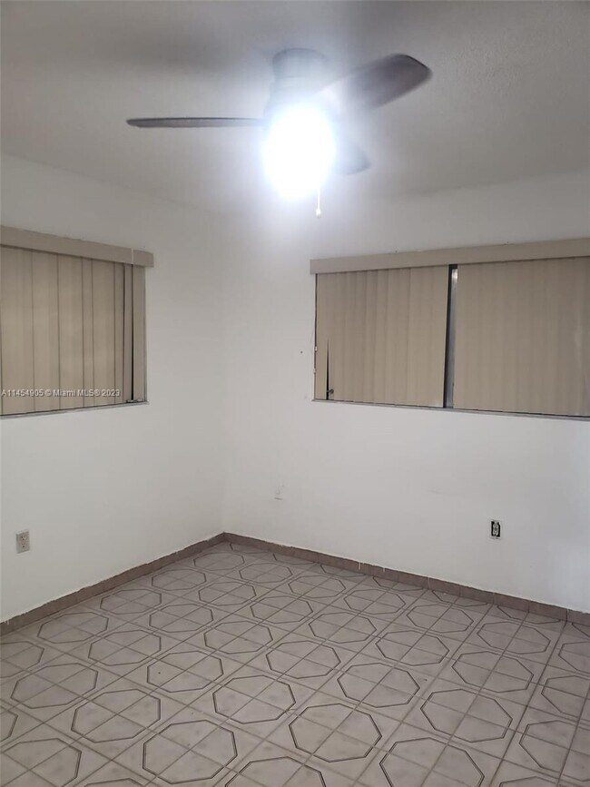 Foto del edificio - 5152 NW 4th St