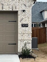 Building Photo - 309 Portina Dr