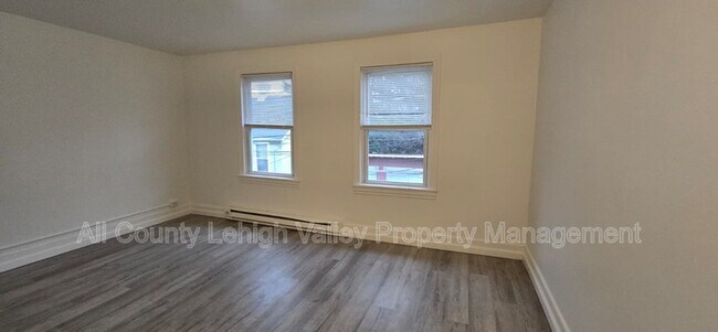 Foto del edificio - 129 W Sycamore St