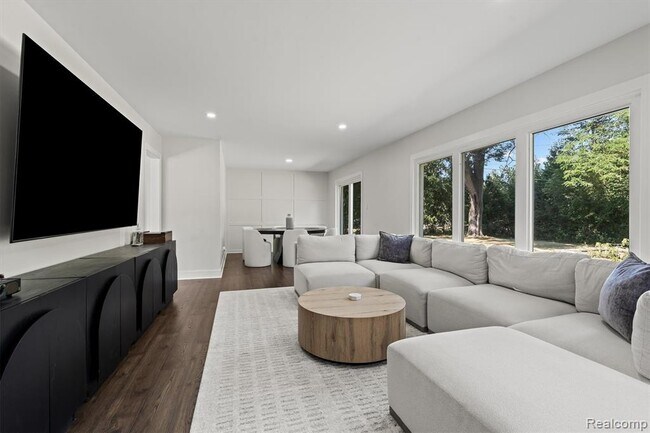 Foto del edificio - 6511 Timber Ridge Dr