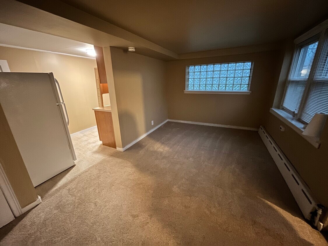 Living/ Sleeping Area - 1355 Weaver St