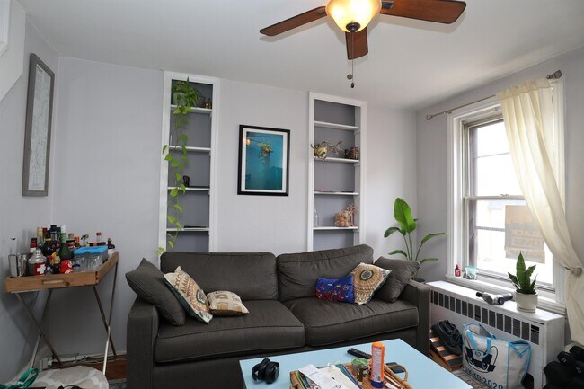 Foto del edificio - 1587 E Hewson St