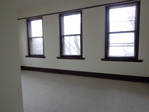 Foto del edificio - 355 W Chestnut St