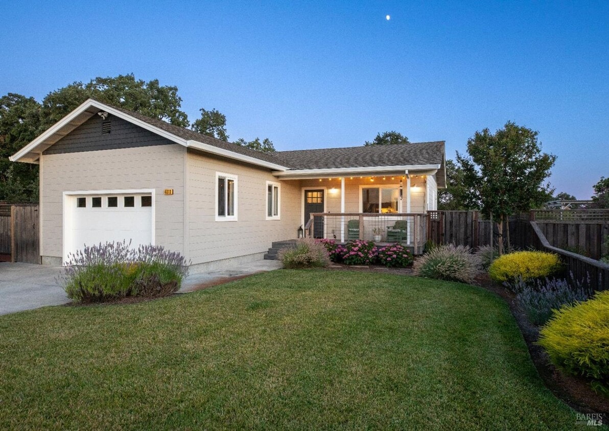 Primary Photo - Nature Lover's Newer 1 bedroom single fami...