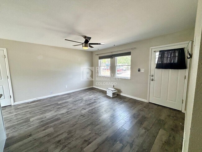 Building Photo - 2240 Flintwood Dr