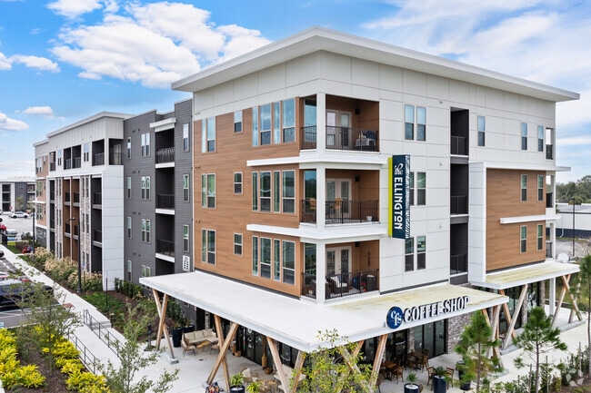 Building Photo - The Ellington at Oviedo Park
