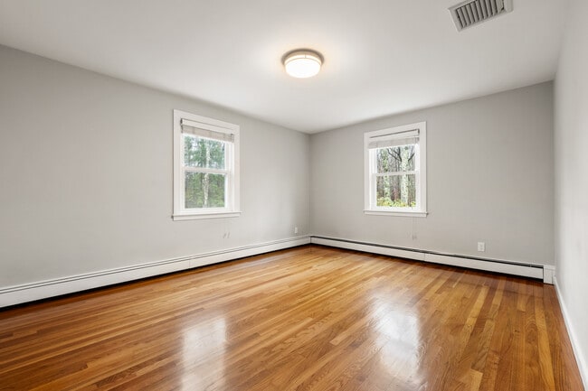 Photo - 199 Country Dr (Weston, MA) House