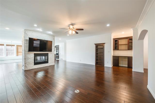 Foto del edificio - 917 Crestview Dr