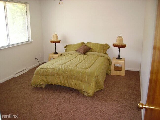 Foto del edificio - 3 br, 1 bath Townhome - 2614 W Wardcliffe Dr