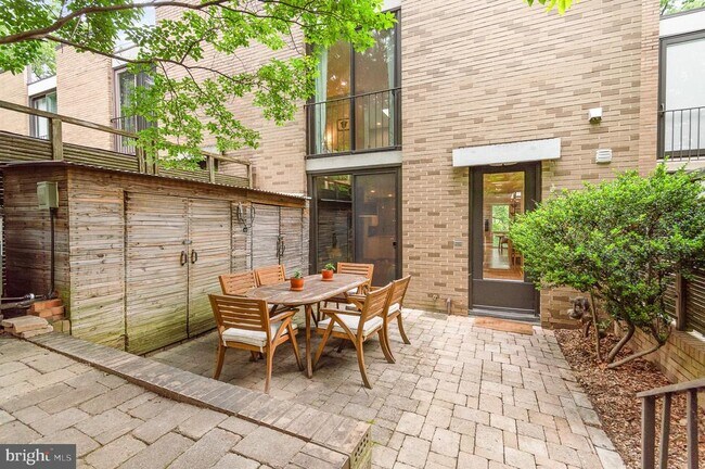 Foto del edificio - 1690 Chimney House Rd