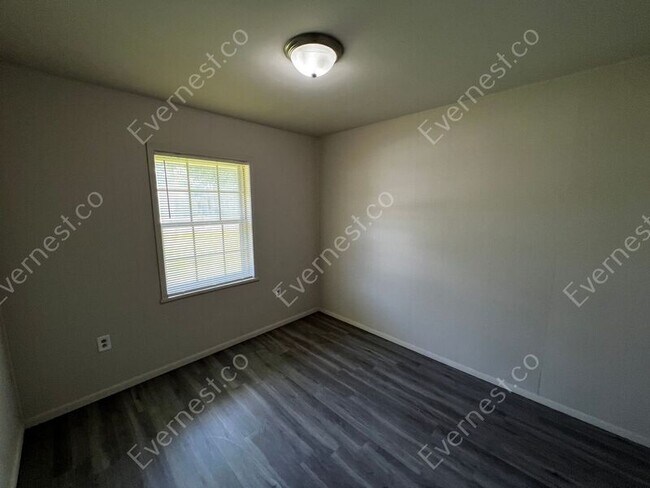 Foto del edificio - 2456 Mt Vernon Rd NW