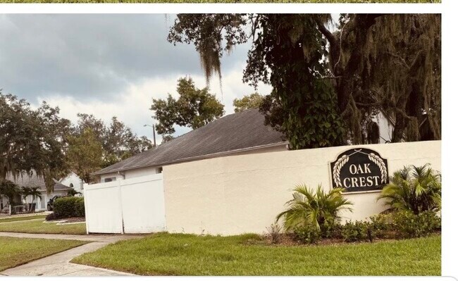 Corner house - 3901 Penrod Ln