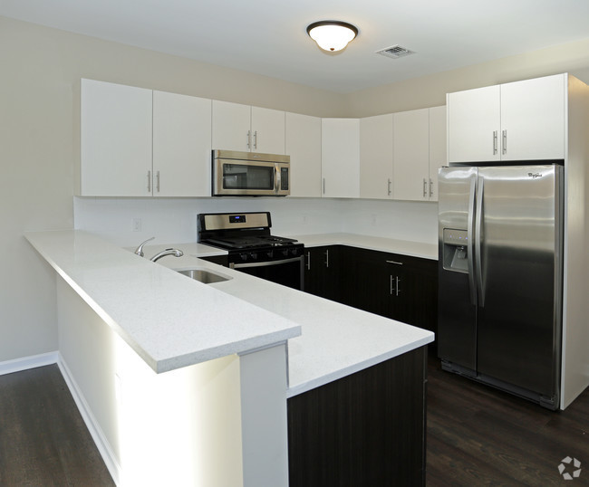 Kitchen - Brookside Court At Rahway