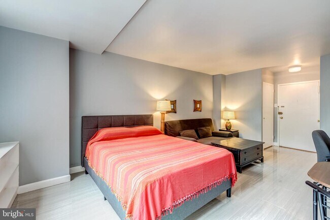 Foto del edificio - 1121 Arlington Blvd