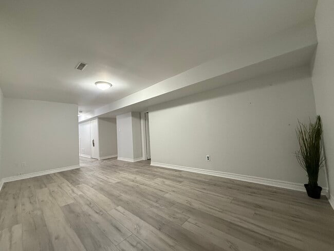 Photo du bâtiment - 145 Commercial St