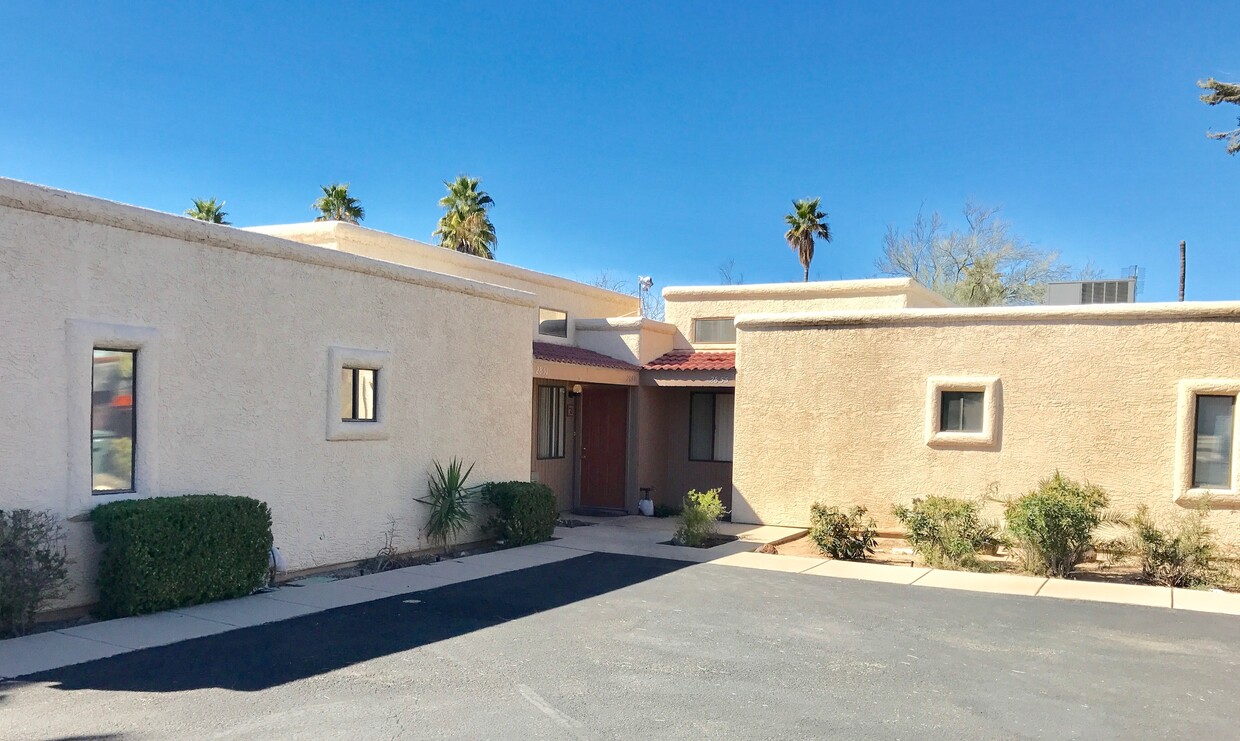 Terrific Central Tri-Plex Available - 2855 N Palo Verde Ave