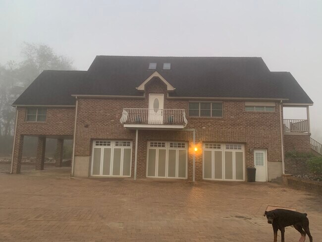 Foto del edificio - 900 Allegheny Ave