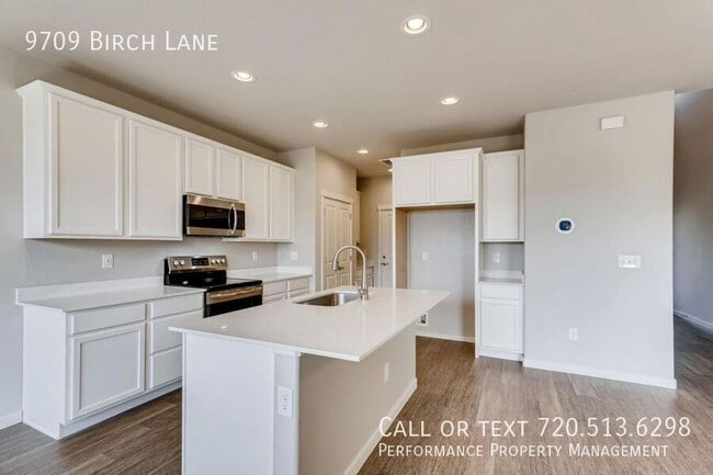 Foto del edificio - 9709 Birch Ln