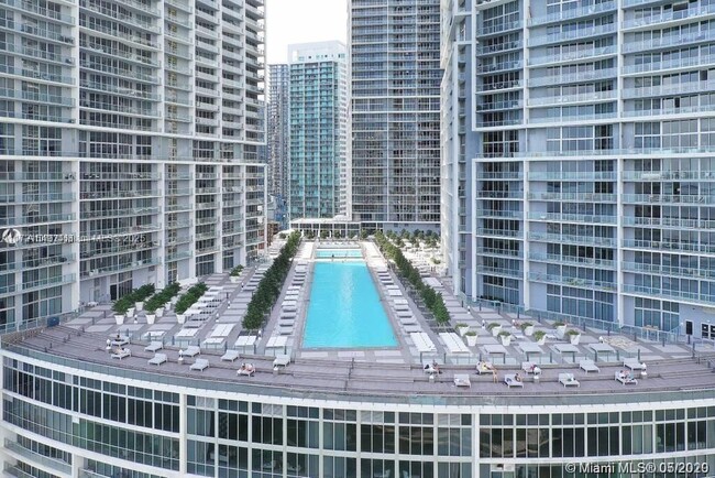 Foto del edificio - 465 Brickell Ave