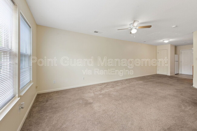 Building Photo - 955 Leroy St