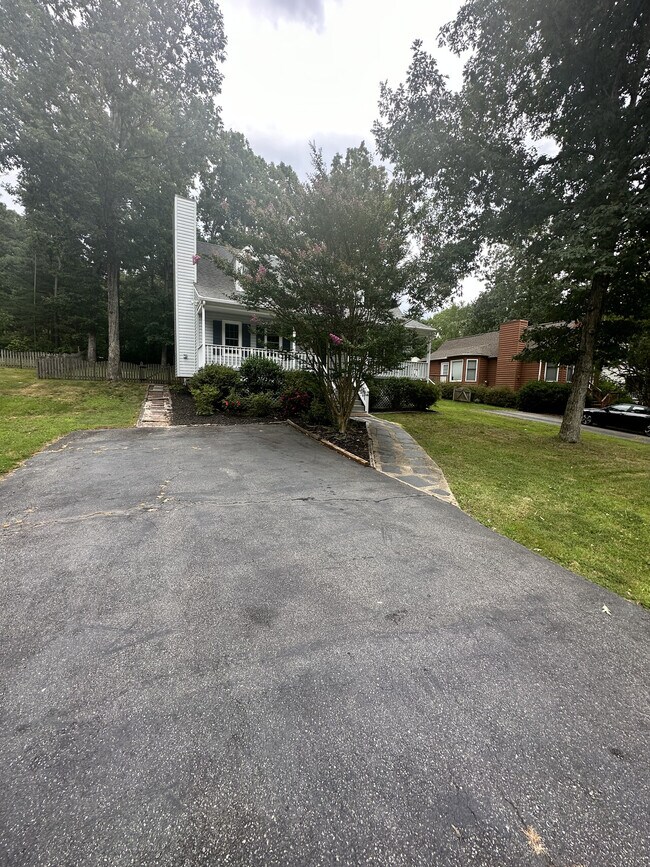 Building Photo - 2305 cox Rd, Henrico, VA, 23233