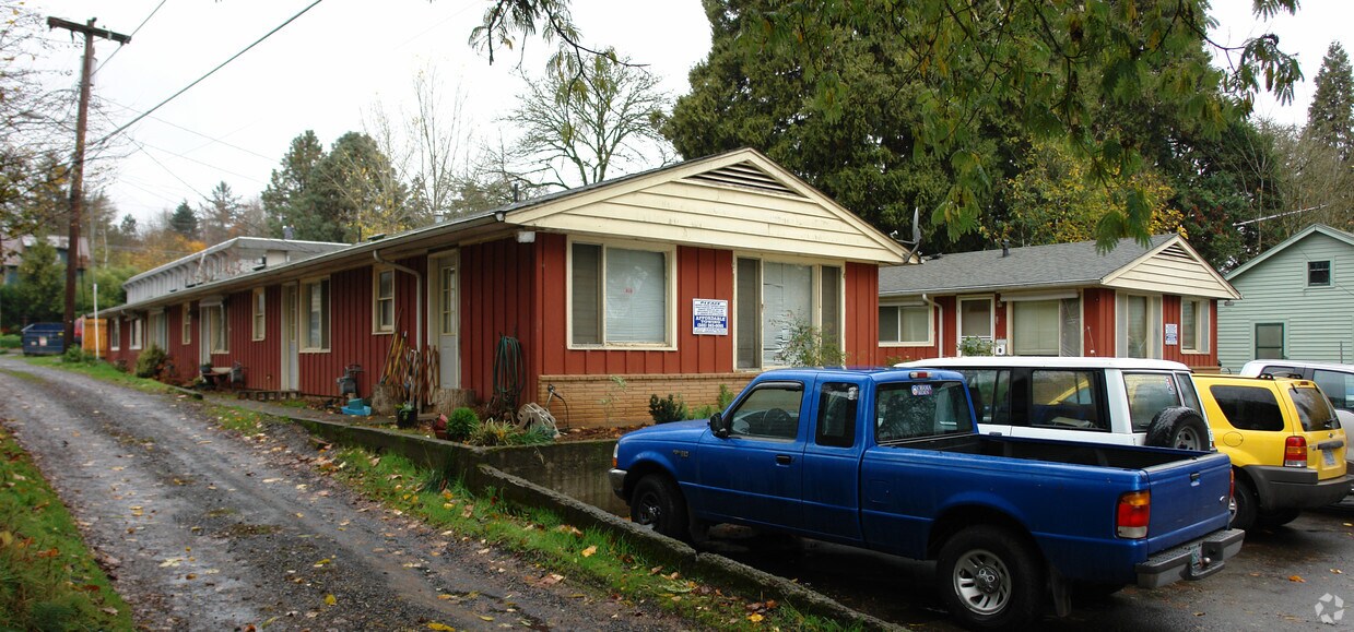 Building Photo - 260-278 Owens St S