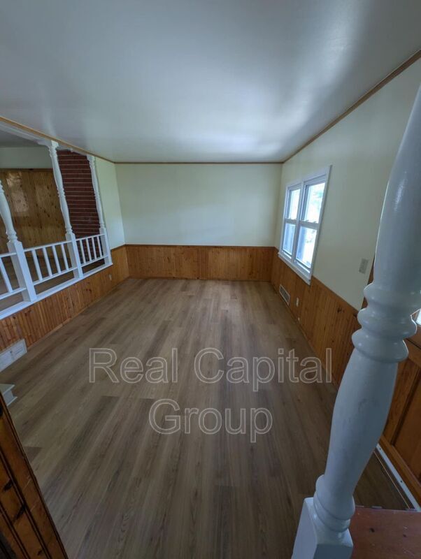 Foto del edificio - 29-29 Kingswood Dr